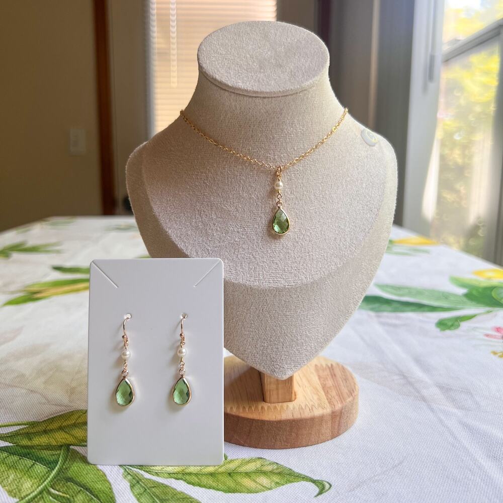 August Birthstone Earrings Peridot Pearl Minimalist Romantic Casual Earrings - Picture 6 of 6